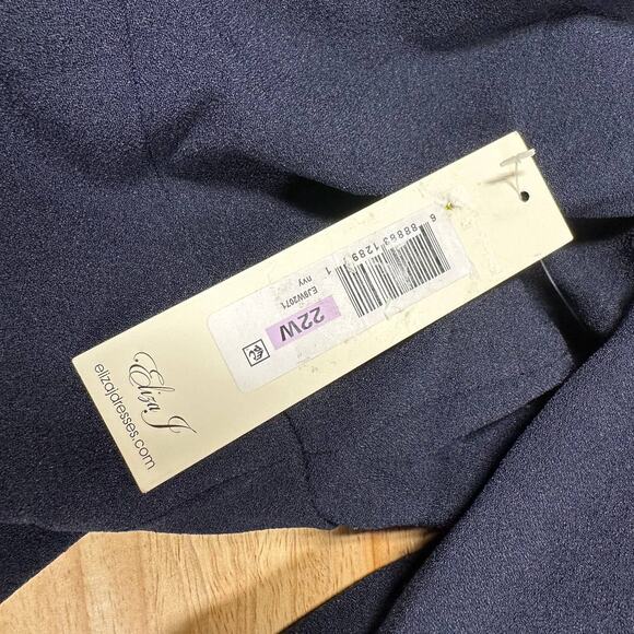 Eliza J NWT Bubble Sleeve Crepe Jumpsuit Navy Size 22W Straight Leg Pleated - Picture 5 of 9